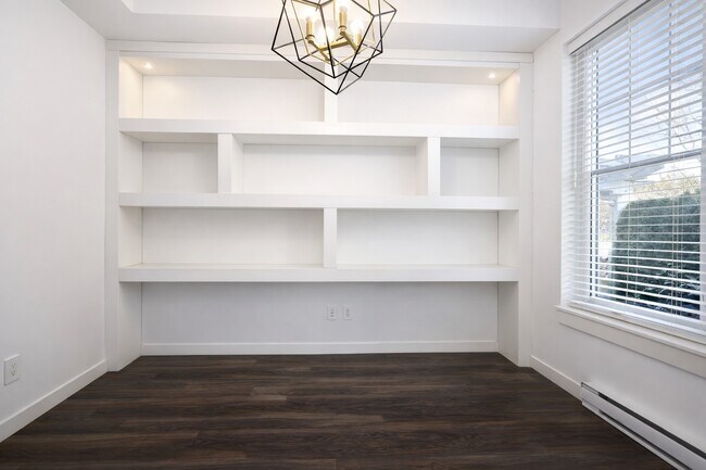 Building Photo - 2850 McCallum Rd