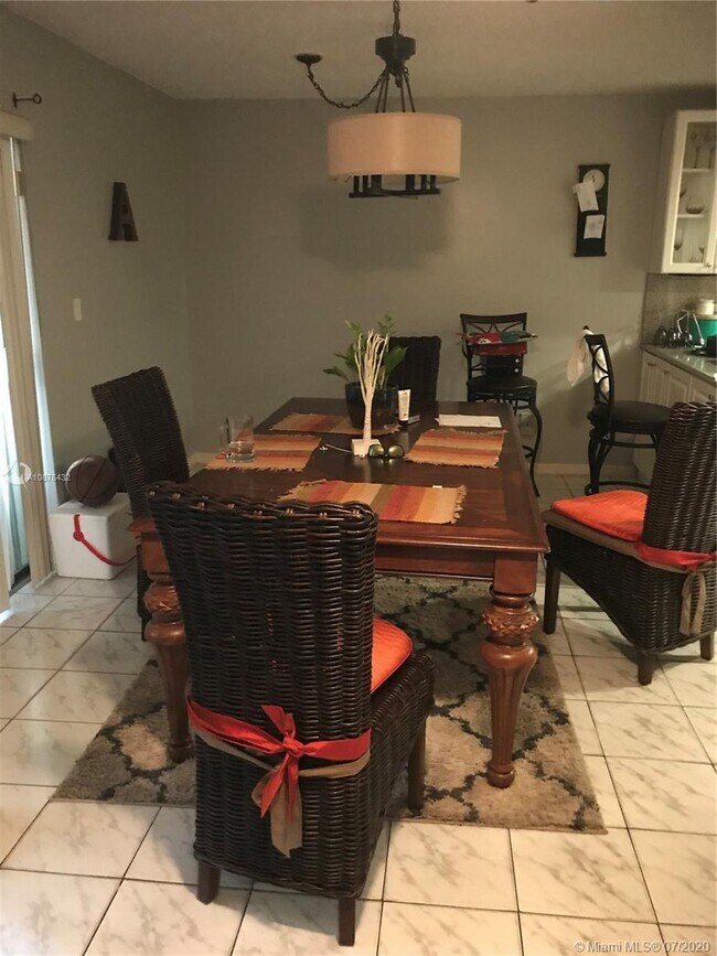 Foto del edificio - 58  Matador Ln 7-26 Davie Fl 33324