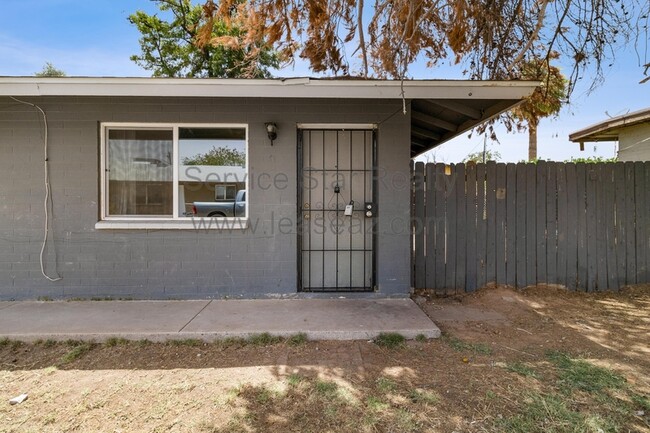 Building Photo - 1638 W Desert Cove Ave