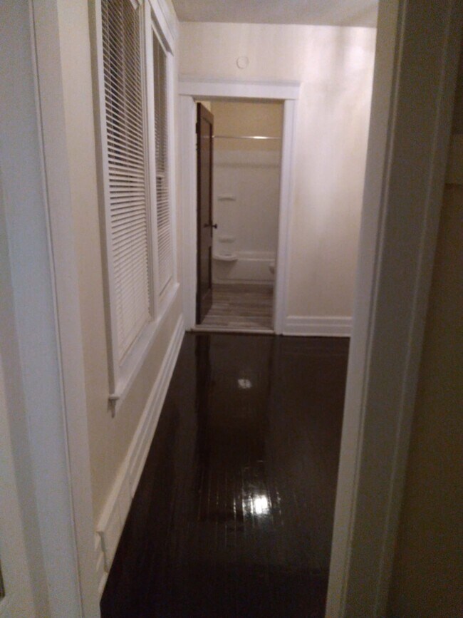 Foto del edificio - 920 E Grand Blvd
