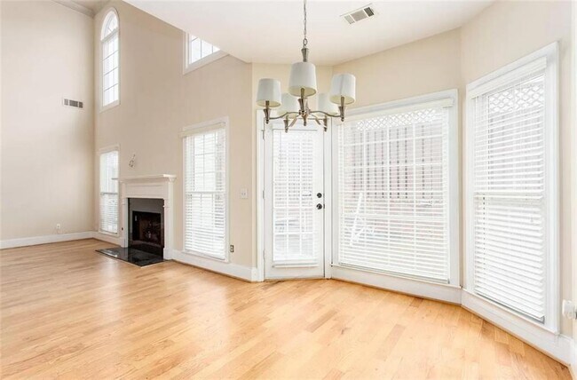 Foto del edificio - 2420 Mill Ridge Trail