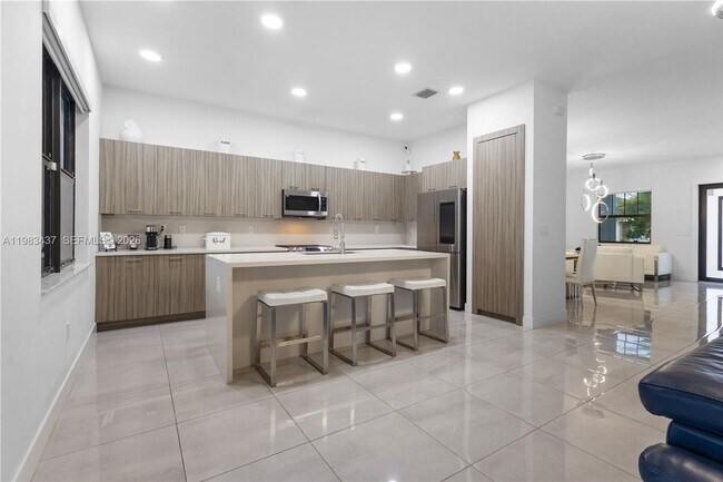 Foto del edificio - 4335 SW 174th Ave