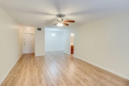 Primary Photo - 2424 SE 17th St