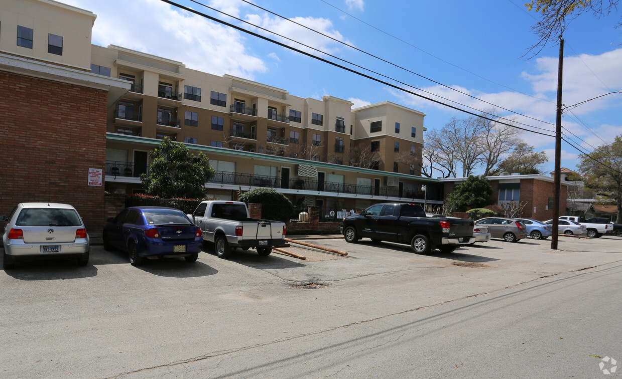Building Photo - Richton Gardens Apartments