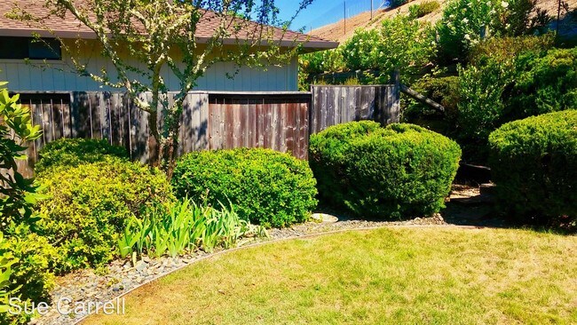 Foto del edificio - 6325 Stone Bridge Rd