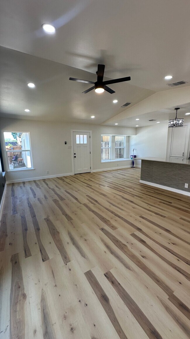 Foto del edificio - 6806 Arbor Springs Dr