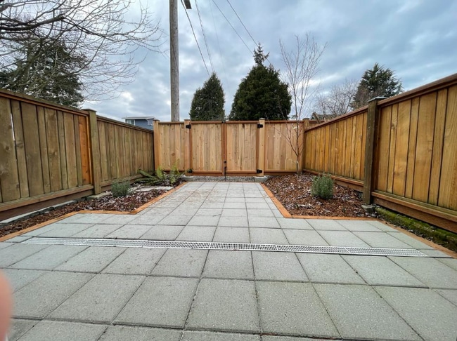 Foto del edificio - 10114 Dayton Ave N