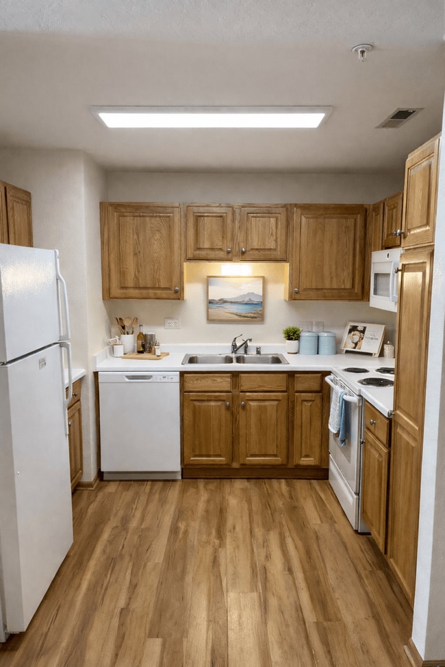 Foto del edificio - Parkwood Highlands Apartments & Townhomes 55+