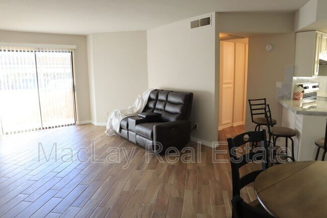 Foto del edificio - 2228 N 52nd St