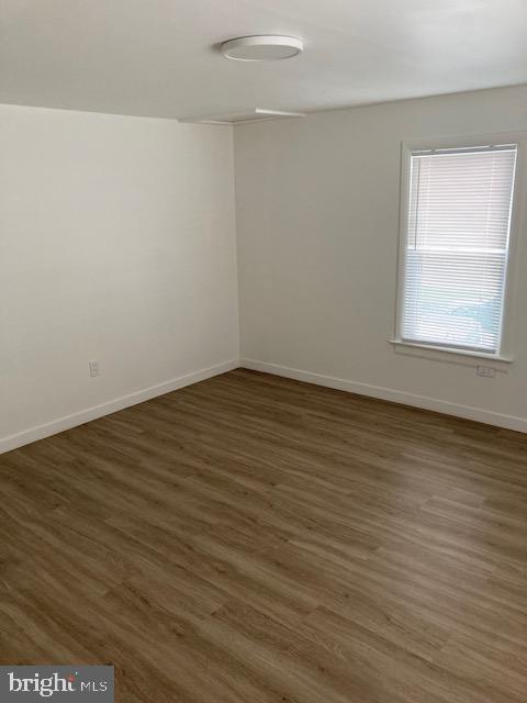 Building Photo - 215 Elder St