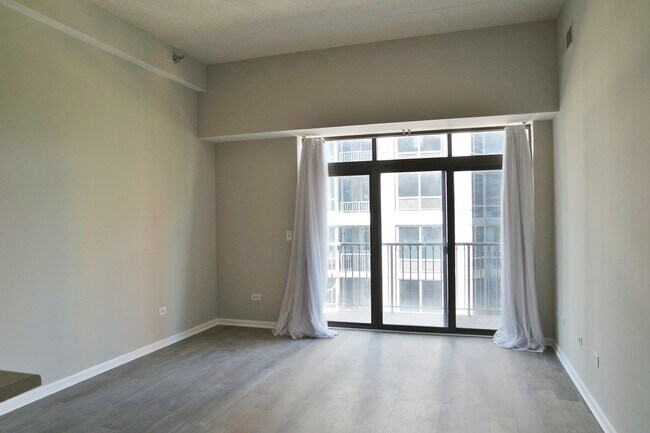 Foto del edificio - 1250 S Indiana Ave