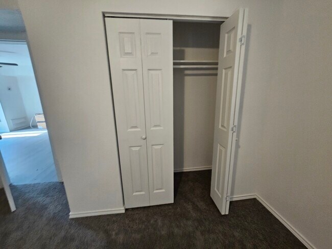 Building Photo - 527 Arcadian Dr