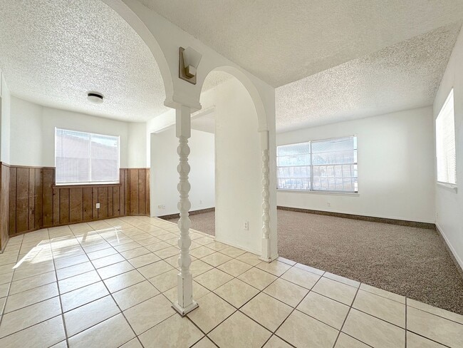 Building Photo - Northeast El Paso 3 bed