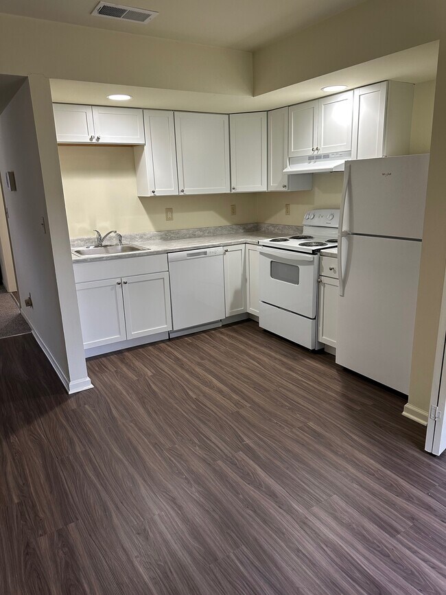 Foto del edificio - 1409 Varsity Ln