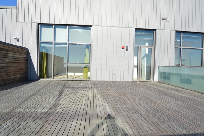 Interior Photo - The Viridian