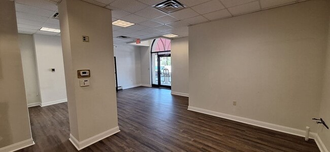 Building Photo - 2739 South Park Ave