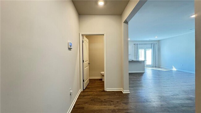 Foto del edificio - 100 Aspen Ct