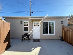 Building Photo - 912 Haslam Dr