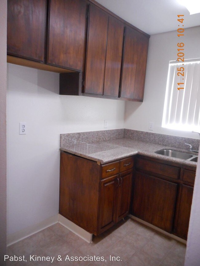 Foto del edificio - 2342 CEDAR Ave