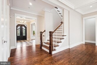 Building Photo - 1565 Hane St
