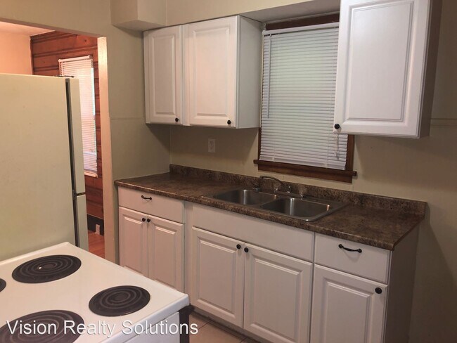 Building Photo - 3 br, 1 bath House - 375 Adrian