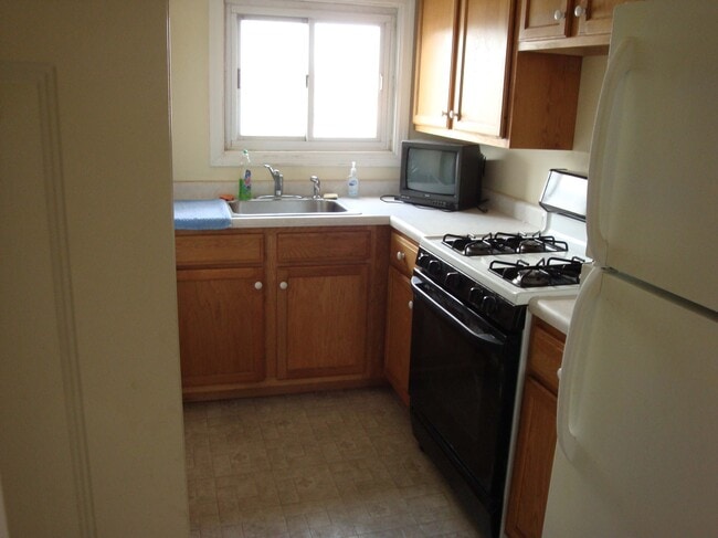 Building Photo - 449 S Evaline St