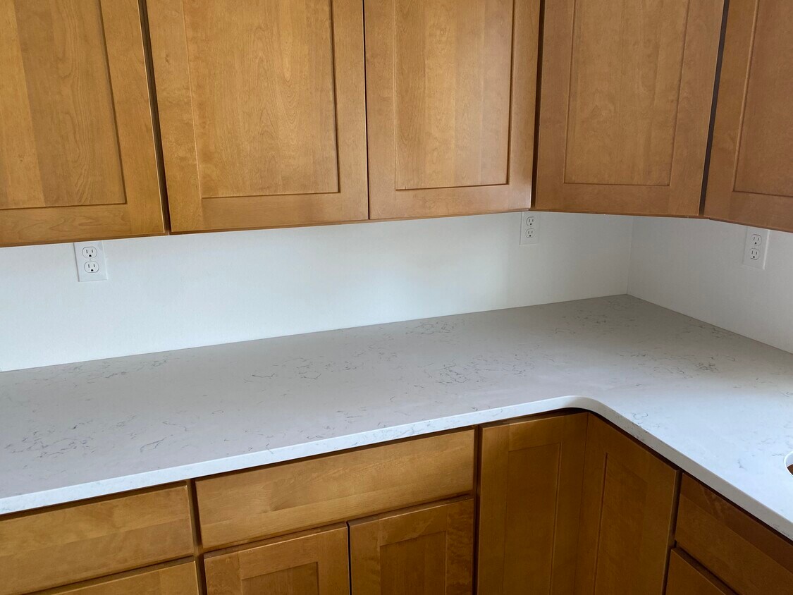 2821 W Marina Dr, Moses Lake, WA 98837 Townhome Rentals in Moses Lake