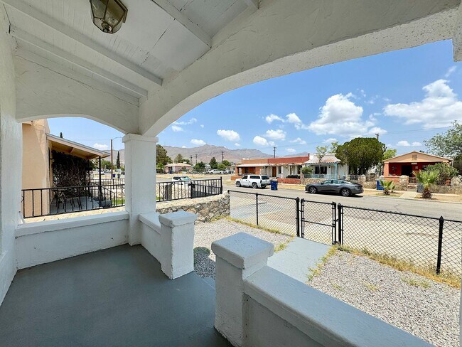 Foto del edificio - 3906 Tularosa Ave