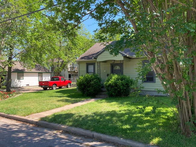 front view looking southeast 4/21/21 - 1307 E 28th St