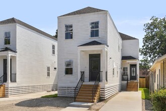 Building Photo - 2016 N Dorgenois St