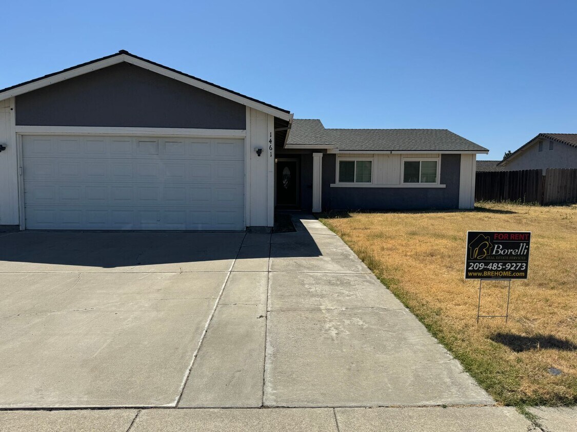 REDUCED!!! 3 Bedroom 2 Bath in Mature Nei... - REDUCED!!!  3 Bedroom 2 Bath in Mature Nei...