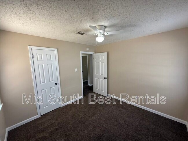 Building Photo - 3520 Yokley Rd