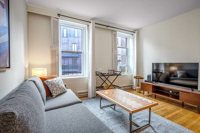 Building Photo - 529 Beacon St