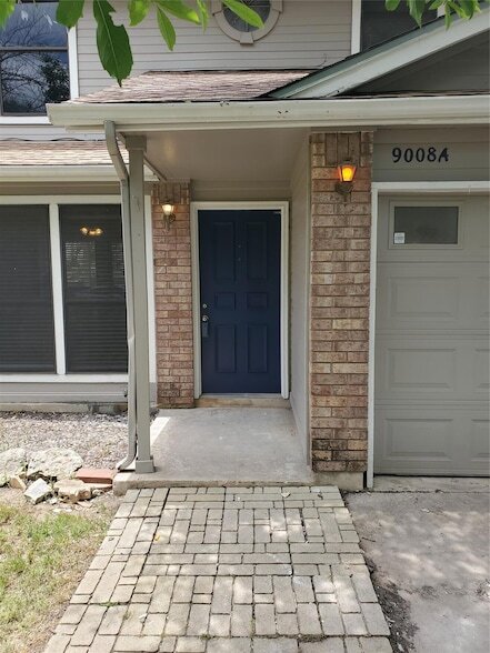Building Photo - 9008 Sanger Dr