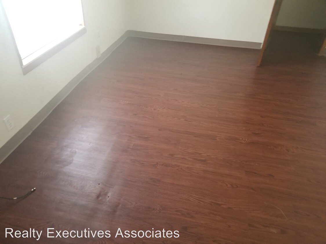 Building Photo - 2 br, 1 bath House - 504 Ben Hur Avenue