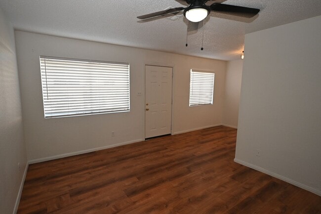 Foto del edificio - 2608 E Mesquite Ave