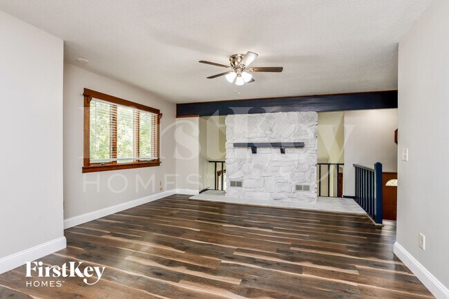 Building Photo - 405 Montbrook Dr