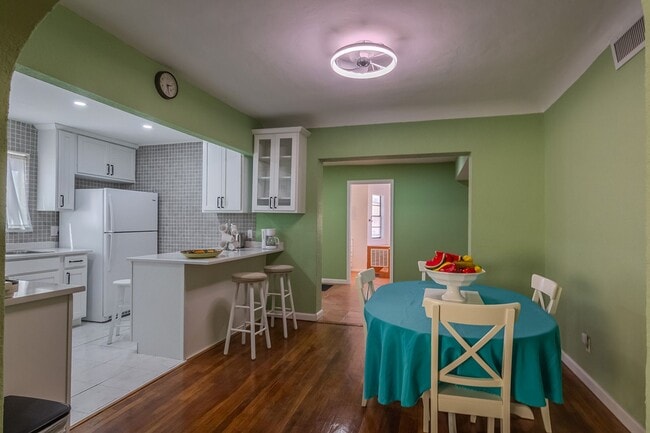 Foto del edificio - Stylish 3BR/2BA Furnished Home in Central El Paso – Master Bath with Jacuzzi, New Appliances