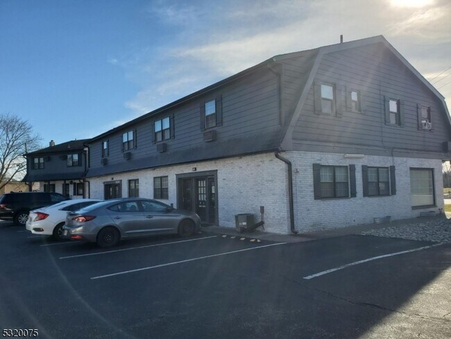 Building Photo - 200 Newark Pompton Turnpike