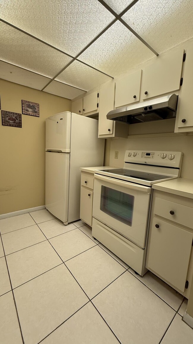 Building Photo - 400 SW 134th Way