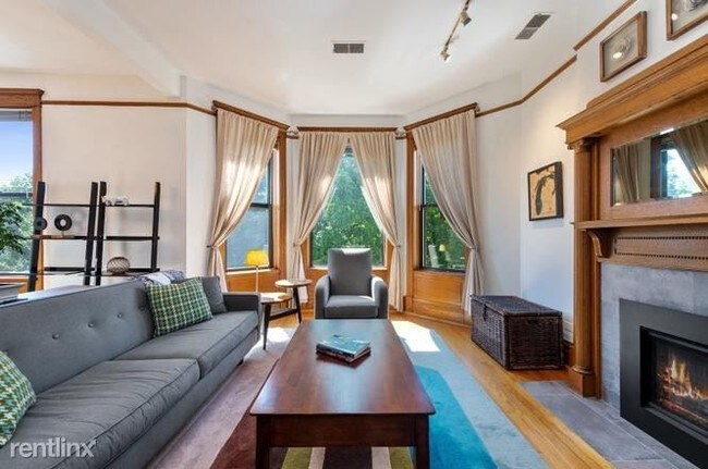 Foto del edificio - 4011 N Kenmore Ave