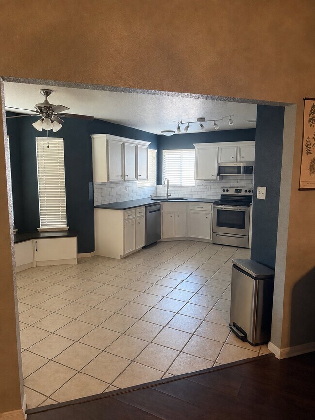 Foto del edificio - 5007 Morning Star Ln