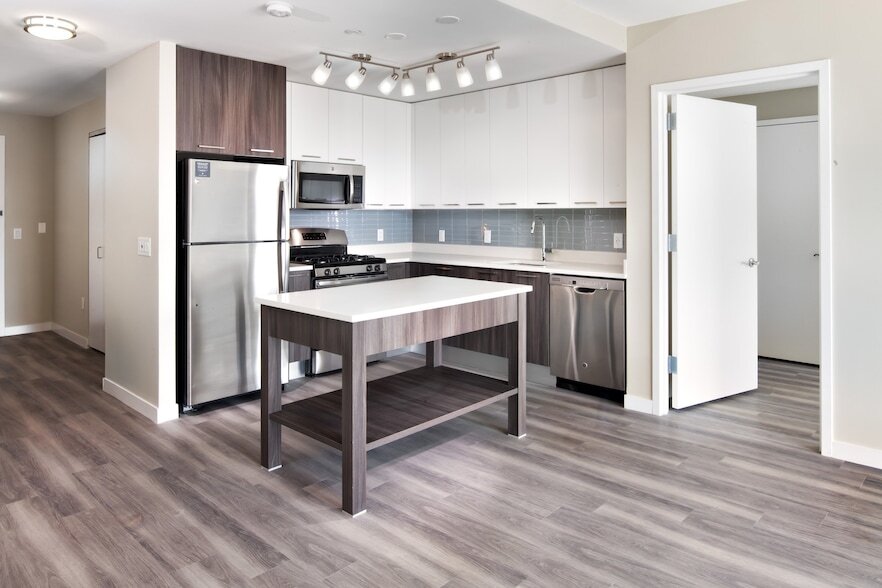 Foto principal - 1524 Sheepshead Bay Rd