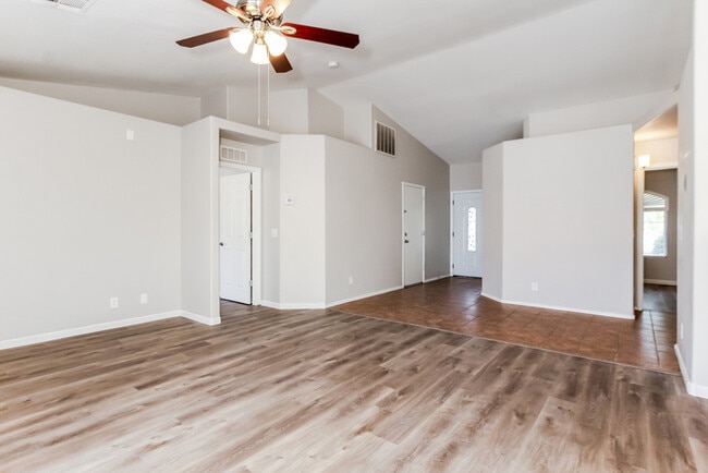 Foto del edificio - 2816 W Pecan Rd