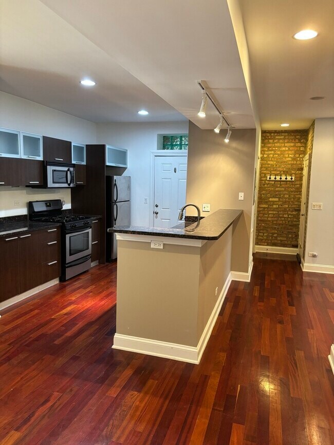 Foto del edificio - 1370 1/2 W Estes Ave