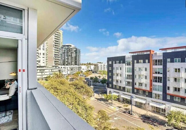 Building Photo - 206 Park Blvd