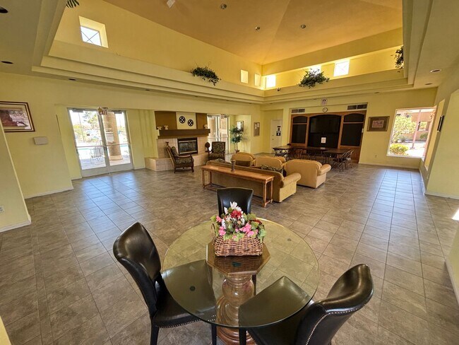 Foto del edificio - Darling Southwest one bedroom condo locate...