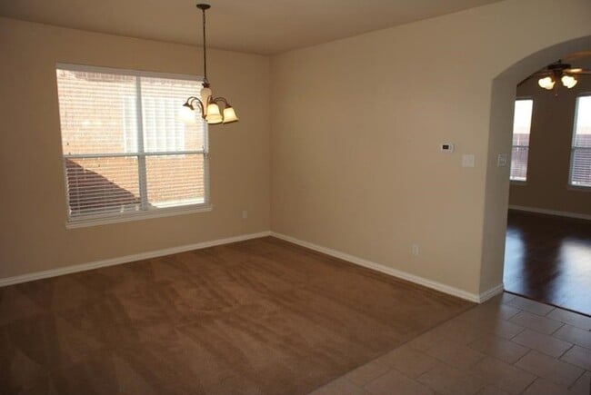 Building Photo - 7217 Sugarplum Dr