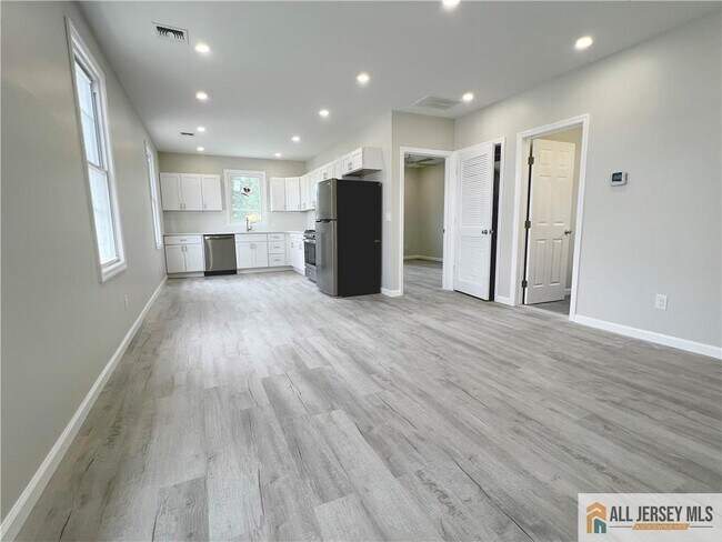 Foto del edificio - 588 Livingston Ave