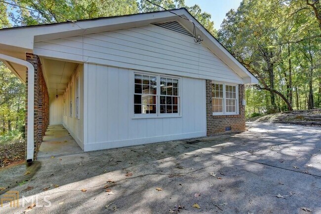Foto del edificio - 3984 Hamilton Mill Rd